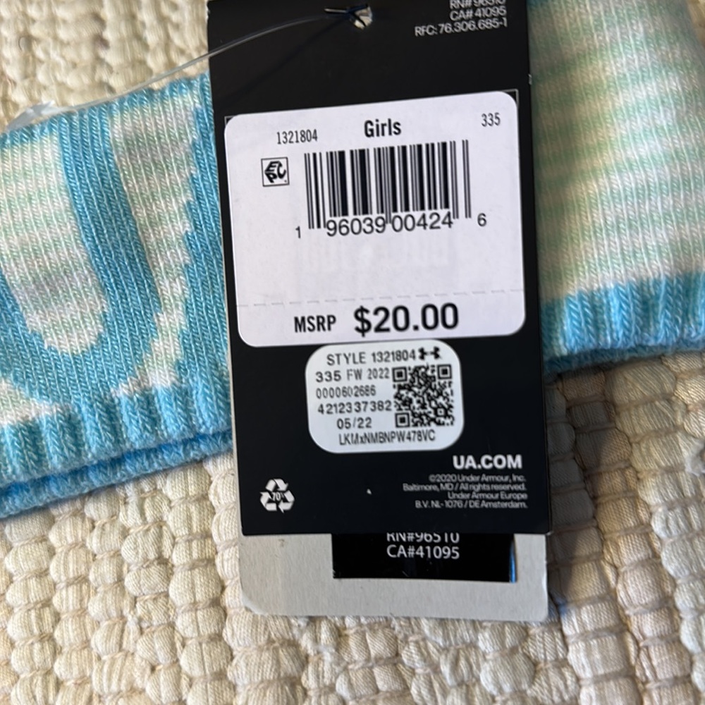 Under Amour Girls Gloves and Headband Set NWT Teal - Picture 4 of 6
